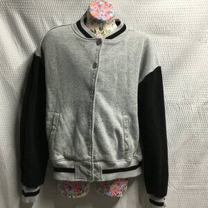 No Boundaries Grey & Black Jacket – Women’s Size M